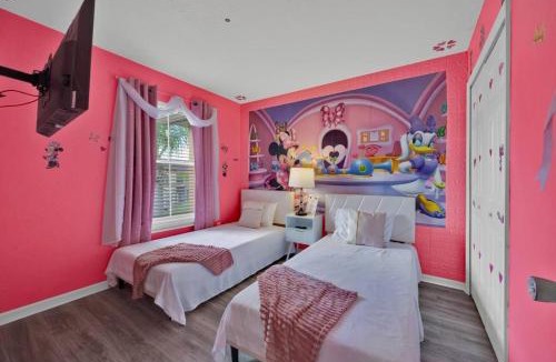 Regal Palms House | Themed Resort Home 15 min drive to Disney