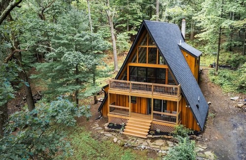 Pine Plains Cabin | This cabin is a 4 bedroom(s), 2.5 bathrooms, located in Pine Plains, NY.