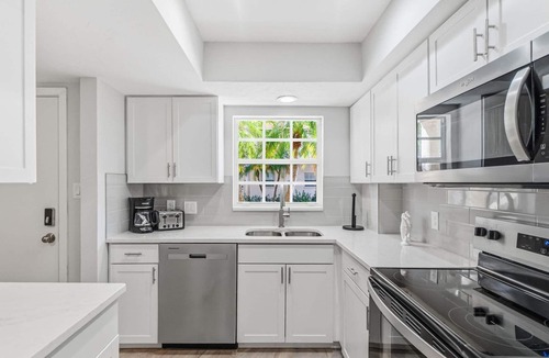 Siesta Key Condo | This first floor 2 bedroom 2 bathroom condominium