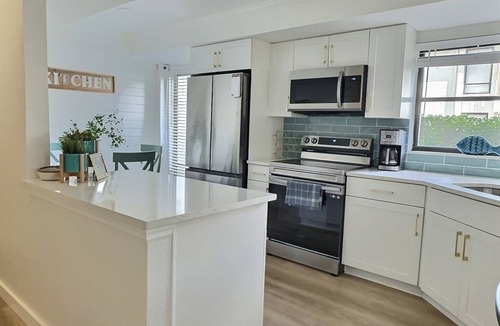 Gulf Gate Estates Condo | This is a newly renovated two bed/two bath condominium.