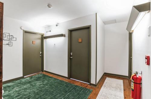Cheyney Apartment | Thornton Studio with Kitchenette