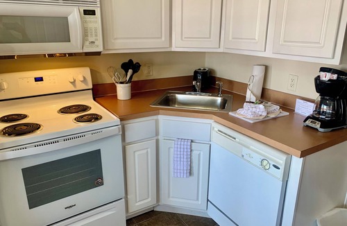 Branson Resort | Three-unit SUPER PACKAGE! Sleeps 12. Three linked living, kitchen, and bedrooms.
