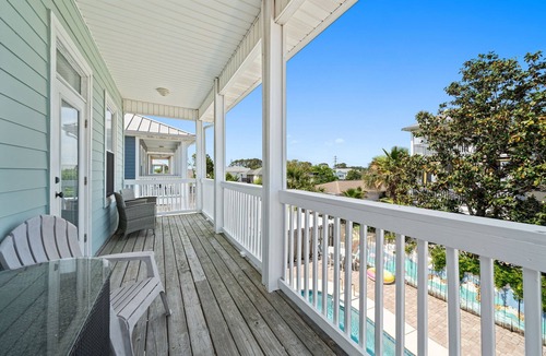 Holiday Beach House | Tidepool Manor - Newly Remodeled -Walk to Beach -Private Heated Pool - Sleeps 15