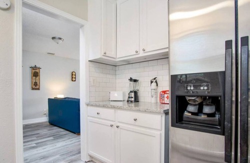 Lakeshore South House | ~Tidy Team Stay Sleeps 8 Near Stadium~