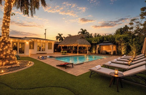 North Central Hollywood House | Tiki Oasis with outside kitchen Game Room Fire Pit 4BR Retreat Pool