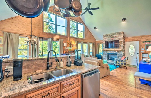 Toccoa House | Toccoa Home on Tugaloo River at Lake Hartwell