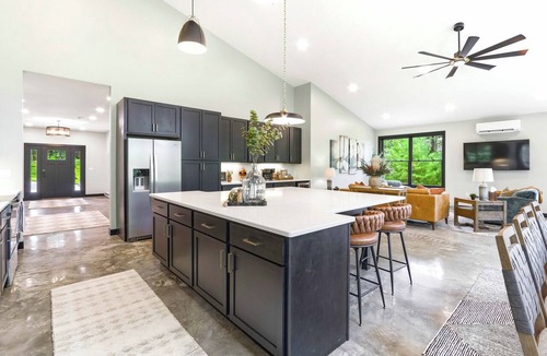 Rome House | Tomahawk Trail - 5BR Retreat w/Hot Tub