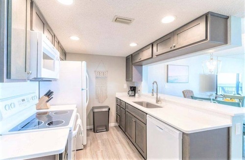 Port Canaveral Condo | Top Floor direct view | Gorgeous Sunny Oasis on the Beach!