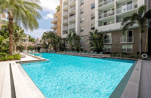 Historic Old Northeast Apartment | Top Floor Luxury Living, Downtown St. Pete