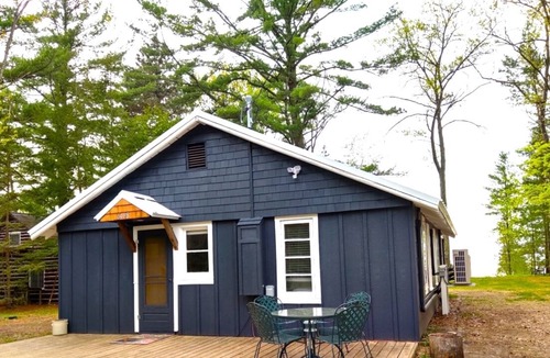 Rapid City Cottage | TORCH LAKE COTTAGE - ENJOY SUMMER ON BEAUTIFUL TORCH LAKE