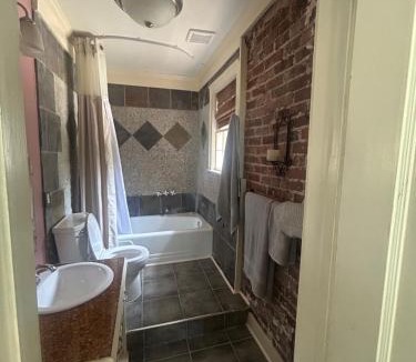 Lewisville Hotel | Town Square Charm Century Old
