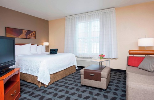 Indianapolis Hotel | TownePlace Suites Indianapolis Keystone