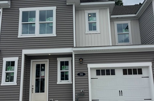Frankford House | Townhome available in quiet neighborhood.