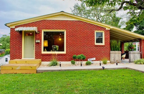 Sparta House | Townside Nook: 2-Blocks to Downtown Sparta