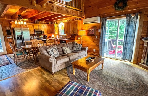 Piney Creek Cabin | Trade the Heat for Mountain Breezes - 3BR/3BA, Hot Tub, River Access, WiFi
