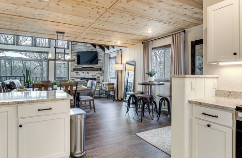 Innsbrook Cabin | Trails, Golf & Beaches! Luxe Innsbrook Resort Stay