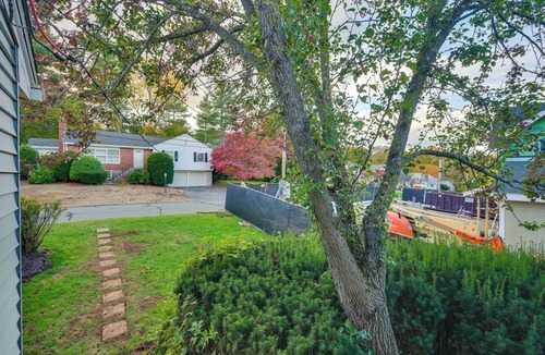 Winchester Apartment | Train to Boston! Cozy Apartment in Winchester