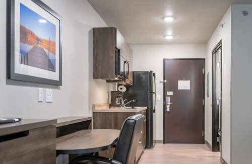 St. Joseph Hotel | Tranquil 2-Room Retreat w/Full Kitchen Near Pony Express & Museums