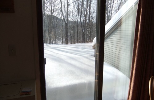 Warren Condo | Tranquil 3 B.R Condo - 2 miles to Sugarbush Ski Resort