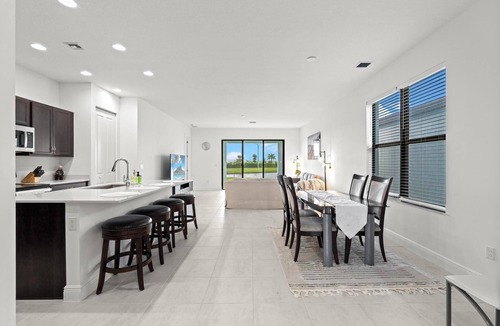 Hunt Club House | Tranquil 5-bedroom house with AC in Westlake