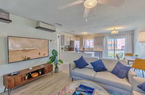 Dunedin Condo | Tranquil Locale King Beds 1 Mile To Honeymoon Isle 3 Miles 2 Downtown