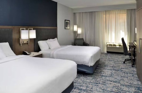 Downtown Wilmington Hotel | Tranquil Stays Near Restaurants, Museums, Theater, and Airport | 4 Units