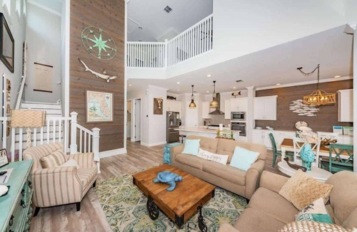Redington Beach House | Tranquil Tarpon Cottage - Large Swim Spa