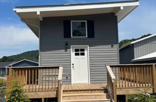 McHenry Apartment | Tranquil Tiny House by the Brook – Your Mountain Escape Awaits
