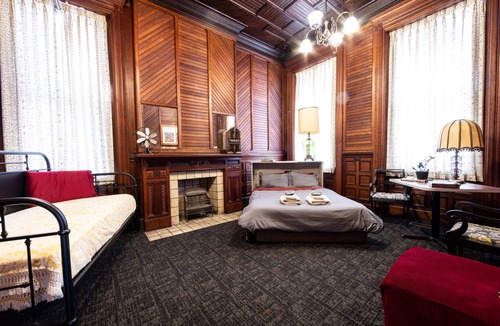 South Side Flats Hotel | Traveler's Rest Hotel