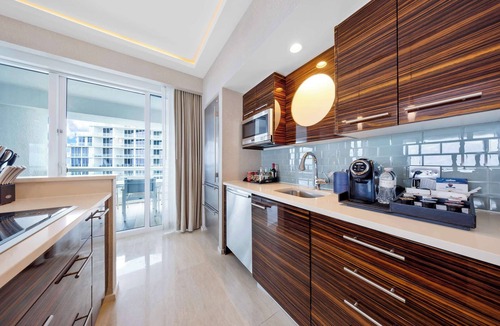Central Beach Apartment | Tropical Holiday: Fort Lauderdale Beach Condo