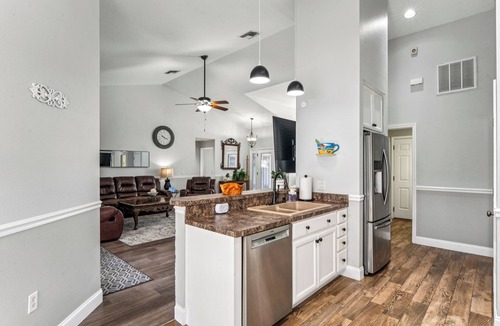 New Port Richey House | TROPICAL RETREAT WITH PRIVATE HEATED POOL-TAMPA BAY.