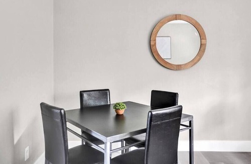 Harbordale Apartment | Tropical & Trendy 1BR-Full Kitchen- Off 17th ave!