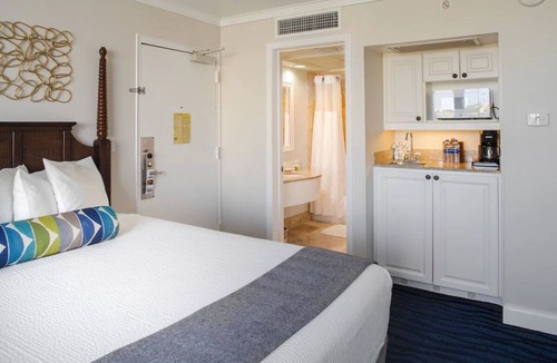 St. Pete Beach Hotel | Tropical View With Balcony 1 King Bed at Island Grand at TradeWinds