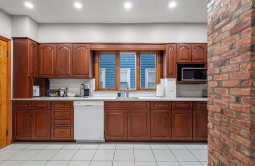 South Medford Condo | Tufts 2 Bed + Office & Free Parking
