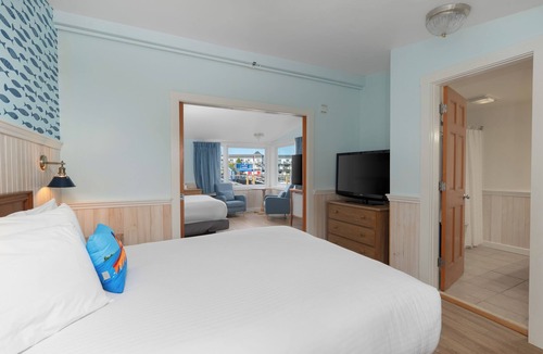 Boothbay Harbor Hotel | Tugboat Inn
