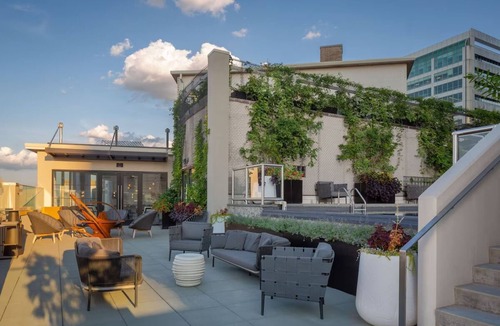Logan Square House | Twin Double Studio, The Windsor Suites, 2 Family Rooms, Near Rittenhouse Square
