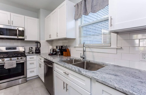 Bristol Apartment | TWO BEDROOM APARTMENT ON FIRST FLOOR ON A DUPLEX