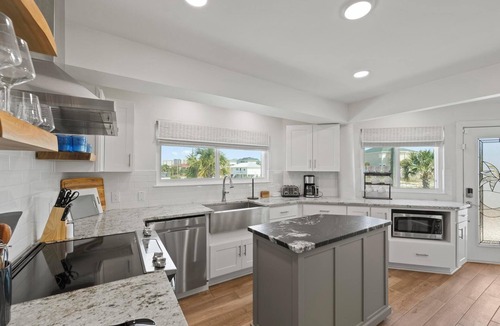 Toilla Segunda House | Two if by Sea – Steps to the Gulf with a Private Pool!