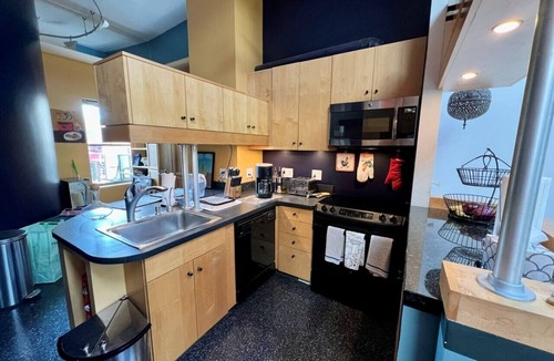 Adams Morgan Apartment | Two-Level DC Urban Sanctuary — Roomy, Bright, and Modern