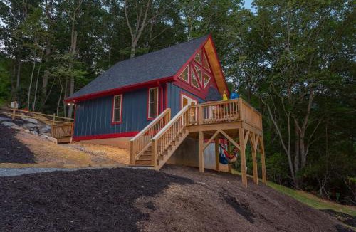 Fairview House | Two Modern Cabins Retreat Near Asheville