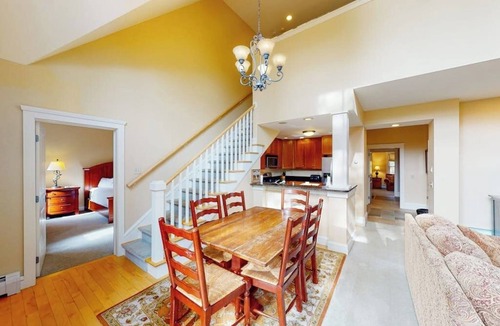 Proctorsville Condo | Two-story townhome with forest/mountain view, gas fireplace, pool, gym & saunas
