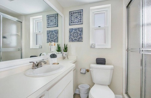 Bay Esplanade Condo | Two Story Waterfront Suite