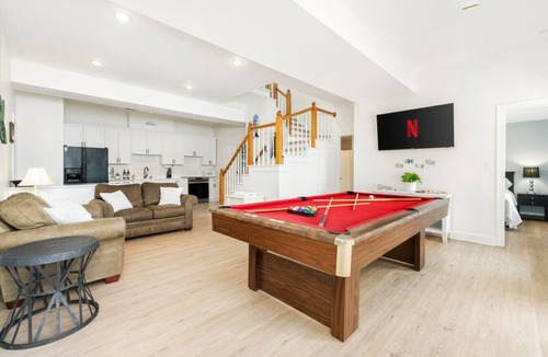 Wise House | Ultimate Lake House | Dock, Game Room, Sleeps 15