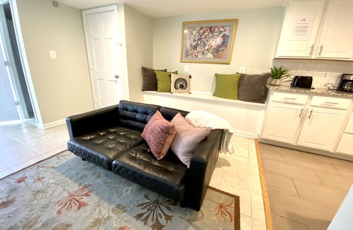 Near Northeast Apartment | Unbeatable location, Steps to Union Station and Minutes to Downtown