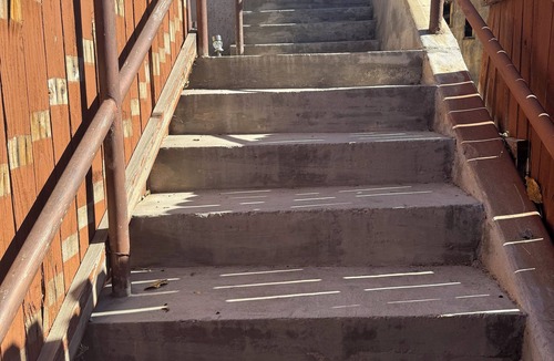 Globe Apartment | Unit 2 - Silver - Pinal Creek East - wifi - king bed