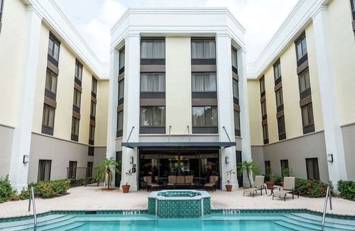 Boca Raton Hotel | Unit with Free Breakfast | Pets are Allowed | Spanish River Athletic Park -0.8mi