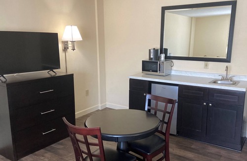 Durham Hotel | University Inn Durham next to Duke University Medical Center