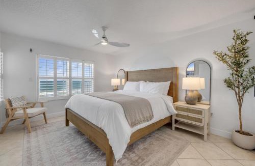Seawinds Condo Apartment | Updated direct oceanfront corner 2/2 with stunning beach views, a heated pool, and parking garage