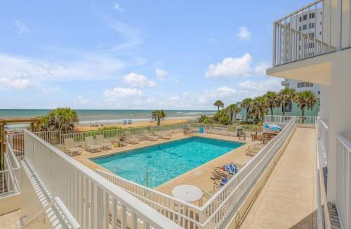 Seawinds Condo Apartment | Updated direct oceanfront corner 2/2 with stunning beach views, a heated pool, and parking garage