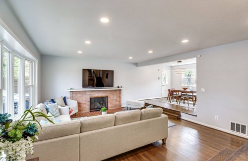 Seminary Hill House | Updated Home w/ Yard ~ 4 Mi to Old Town Alexandria
